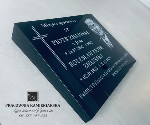 TABLICA PODUSZKA GRANITOWA 30x40 z napisem
