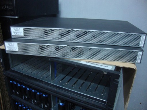 Macierz IBM STORAGE DS4700 Osprzet