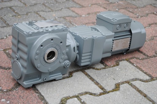 Motoreduktor kątowy 0.12kw. 0,96obr./min.. SEW