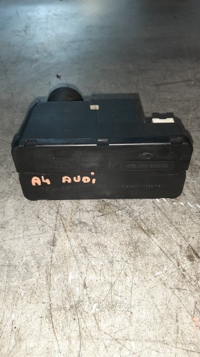 POMPKA ZAMKA CENTRALNEGO A40862257J AUDI A4