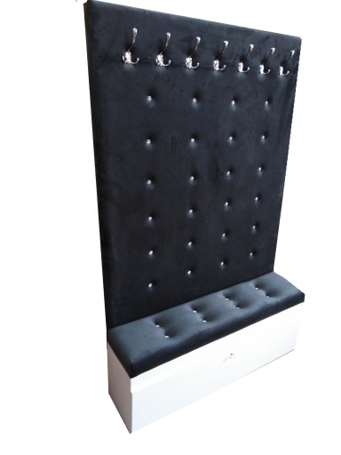 Panel tapicerowany, szafka, pufa, stojak na buty.