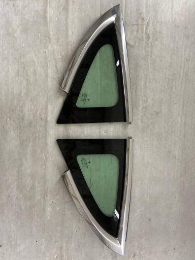 Tesla Model 3 19r. SZYBA KAROSERYJNNA TYŁ LEWA PRAWA 43R-004529