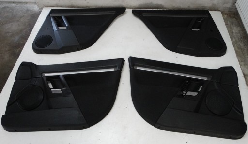 KOMPLET TAPICEREK DRZWI OPEL VECTRA C HATCHBACK