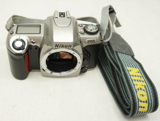 NIKON F65 z paskiem