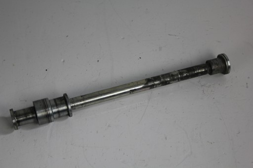 KAWASAKI ZEPHYR ZR 550 750 OŚ OŚKA TYŁ TYLNA