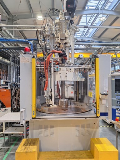 BATTENFELD VERTICAL R 150/200V ZE STOŁEM OBROTOWYM
