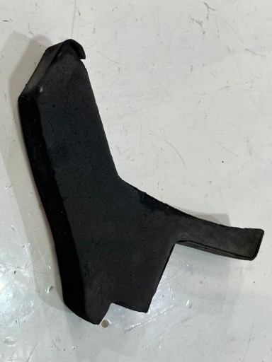 PIANKA BŁOTNIKA PASSAT B8 3G0864237B