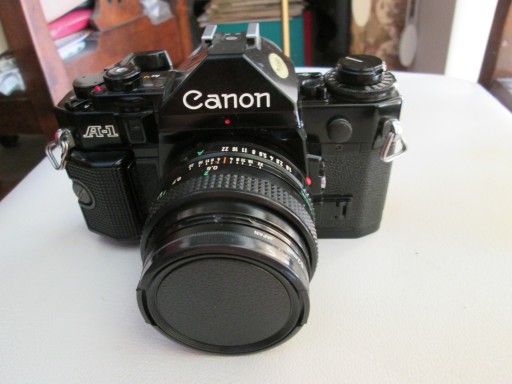 APARAT CANON A1 Z OBIEKTYWM CANON 50 / 1,8