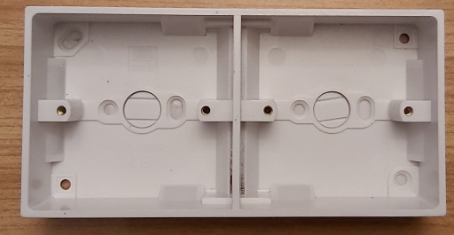 Puszka natynkowa podwójna 2x 86x86x35 mm