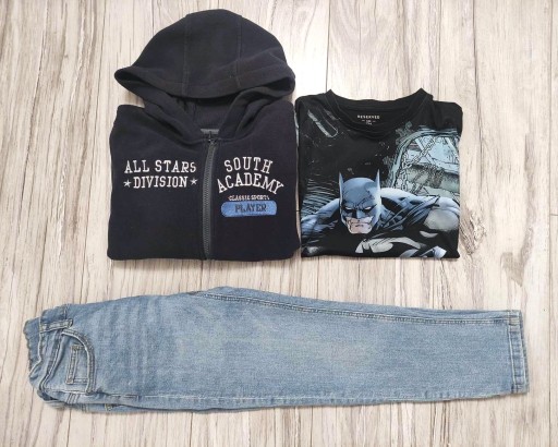 RESERVED_5.10.15_ZESTAW JEANSY BLUZA T-SHIRT_134_3 SZT.