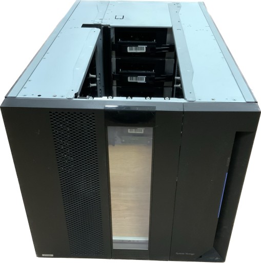 IBM 8-00388-02 3576-E9U TS3310 Expansion Module, 4x LTO drives, 92 sloty