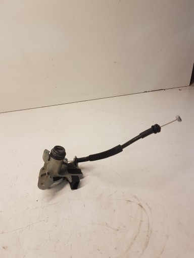WKŁADKA ZAMEK KLAPY AUDI A3 A4 8E0827573 A C D