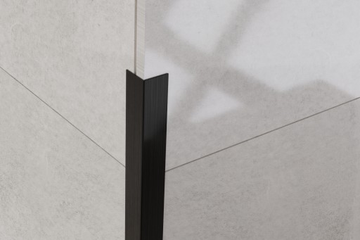 CZARNY KĄTOWNIK L 2 cm X 270 cm (WYSOKOŚĆ 2 cm)