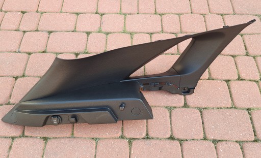 POSZYCIE SŁUPKA LEWY TYŁ 85850-J7000 KIA CEED III HB