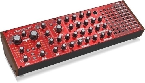 BEHRINGER NEUTRON syntezator analogowy