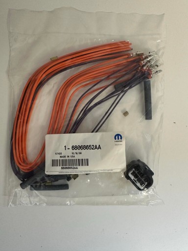 Wtyczka lampy tylnej 68068652AA