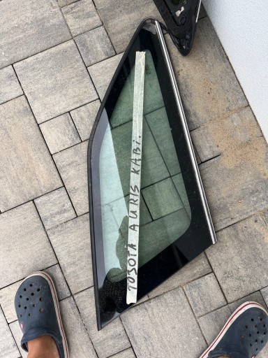 Auris e18 SZYBA KAROSERYJNA lewa TYLNA
