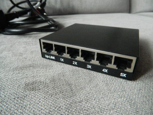 Switch Dynamode SW-50010- M 5-Port 10/100 + ZASILACZ