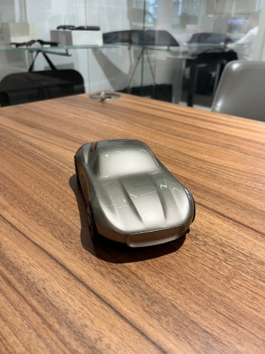 JAGUAR DESIGN ICON MODEL 01- BRONZE ATLAS