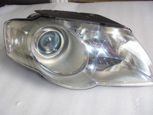 REFLEKTOR Lampa PASSAT B6 05-10 R Valeo 3C0941006M