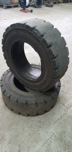 Opona pełna 28x9-15 8.15-15 Solideal do wózka widlak