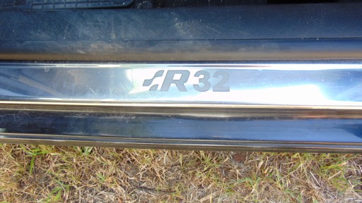 VW GOLF IV LISTWY PROGOWE R32 WEWNĄTRZ PRZÓD