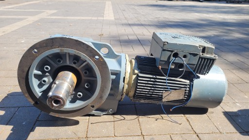 Przekładnia motoreduktor z falownikiem SEW 3KW 1-34 obrotów