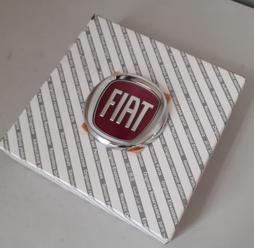 ZNACZEK EMBLEMAT FIAT 51949187