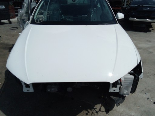 MASKA AUDI A3 8V LY9C LEKKO USZKODZONA !!!