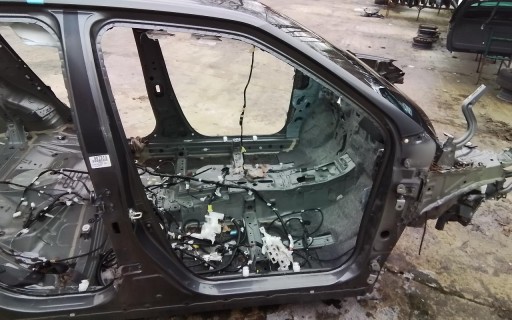 YARIS CROSS ĆWIARTKA 1G3 PRÓG SŁUPEK PRAWY