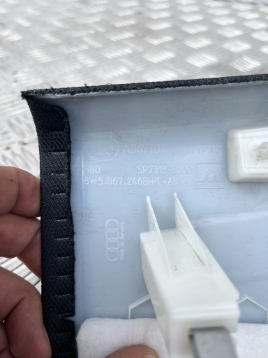 OSŁONA POSZYCIE SŁUPKA PRAWA AUDI A4 B9 15- 8W5867246B
