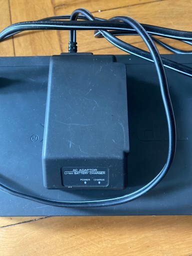 Ładowarka Adapter Hitachi MP-AC1A 7V 1,5A i 8,2V 0,5A do kamer unikat