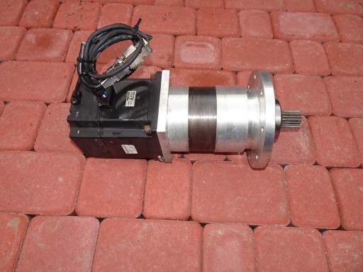 SERVOMOTOR AC SERVO MOTOR YASKAWA SGMP-15V316CT