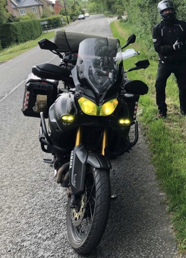 Yamaha XTZ 1200 Super Tenere wspornik halogenow