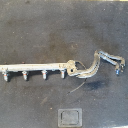 LISTWA WTRYSKOWA VW GOLF IV 1.4 036133319AM