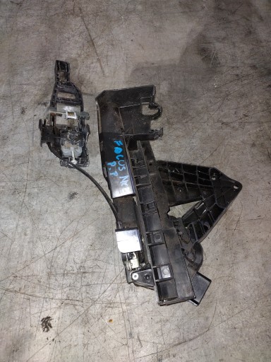 ZAMEK DRZWI PRAWY PRZÓD FORD FOCUS MK2