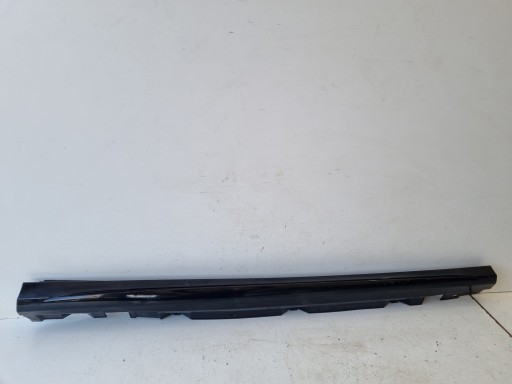 MERCEDES A-KLASA 177 AMG LISTWA PROGOWA PRAWA
