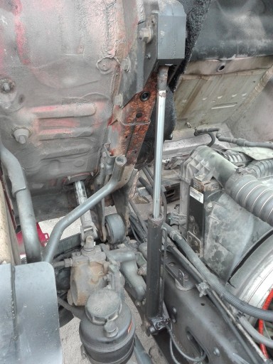 SIŁOWNIK PODNOSZENIA KABINY RENAULT MIDLUM 250 ZŁ