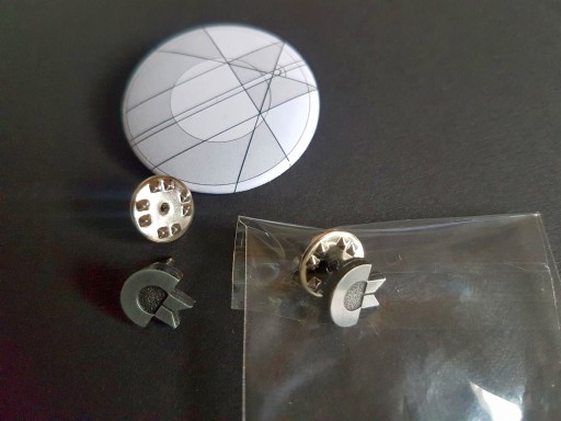 Zestaw pin + button Commodore C=