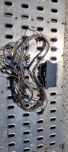Wzmacniacz Bmw oryginał wiązka BMW e30