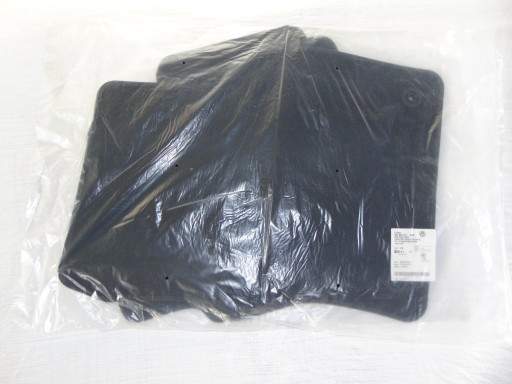 VW PASSAT B8 DYWANIKI CZARNE NOWE 3G2863011 ANGLIK