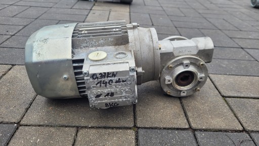 Przekładnia motoreduktor Bonfiglioli 0.37KW 140 obrotów