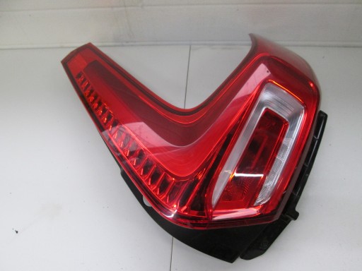 LAMPA PRAWA TYLNA VOLVO XC40 II 31446791