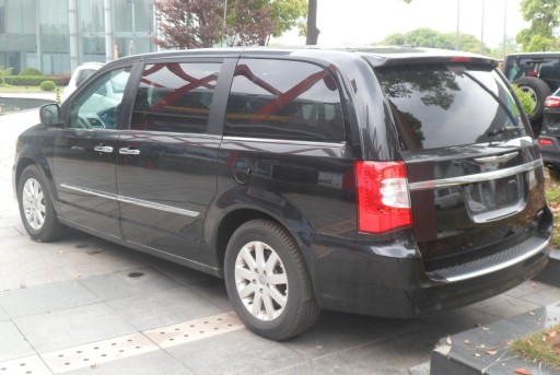 CHRYSLER VOYAGER CARAVAN 11 SZYBA KAROSERYJNA