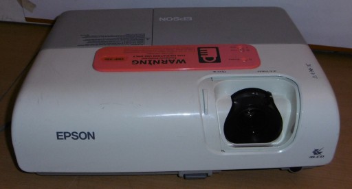 EPSON EMP-X5E SXGA 1600 x 1200 MAX