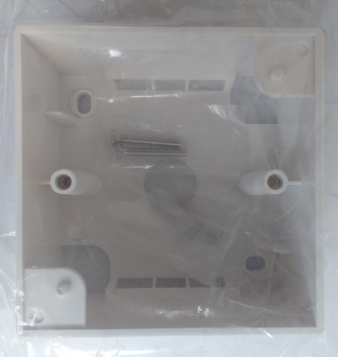 Puszka adapter do gniazda włącznika natynkowego