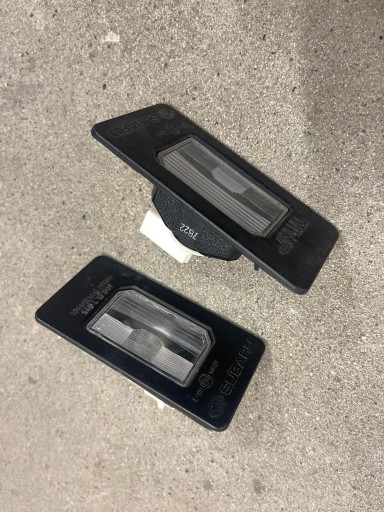 Subaru impreza 19+ lampka tablicy rejestracyjnej