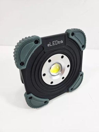 LAMPA WARSZTATOWA STALOWA NAŚWIETLACZ LED 10W IP6