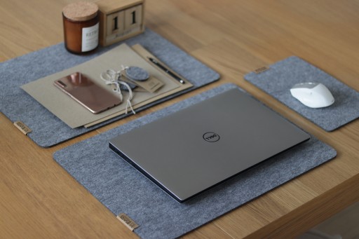Elegancka filcowa podkładka pod laptopa 50x40