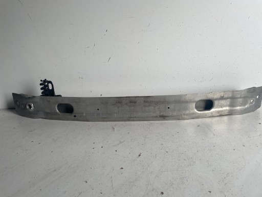 Audi A4 B9 belka wzmocnienie zderzaka przód